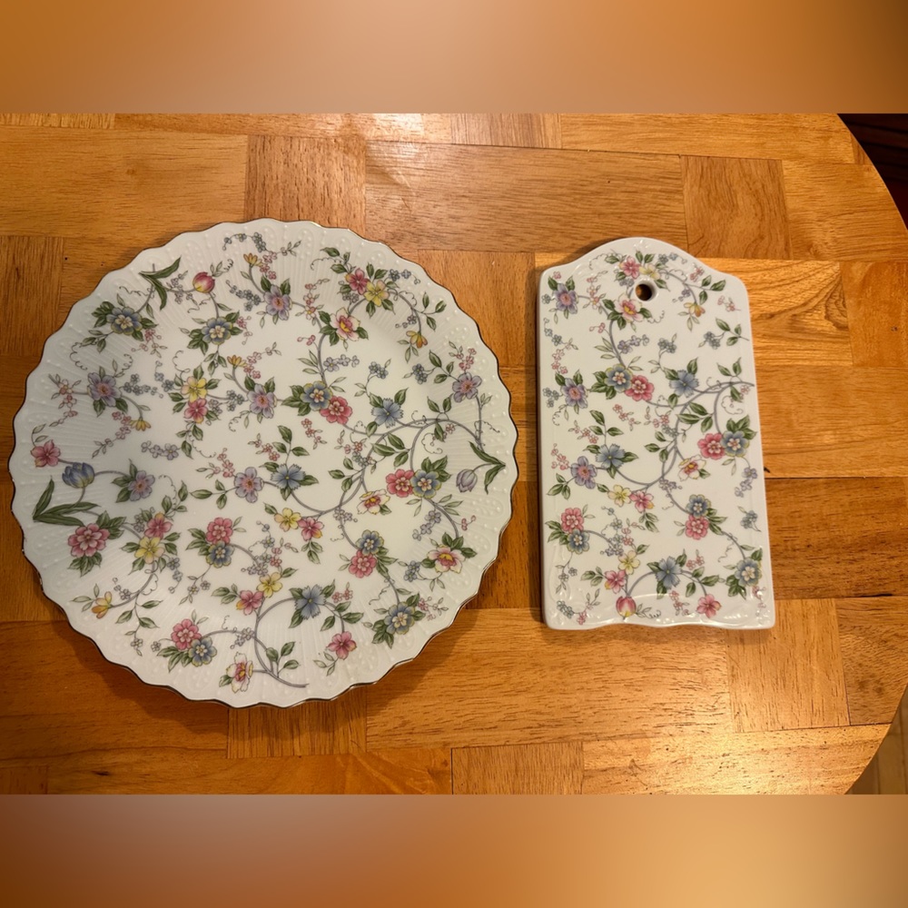 ANDREA BY SADEK Porcelain CORONA Cheese Cutting Board and Plate set